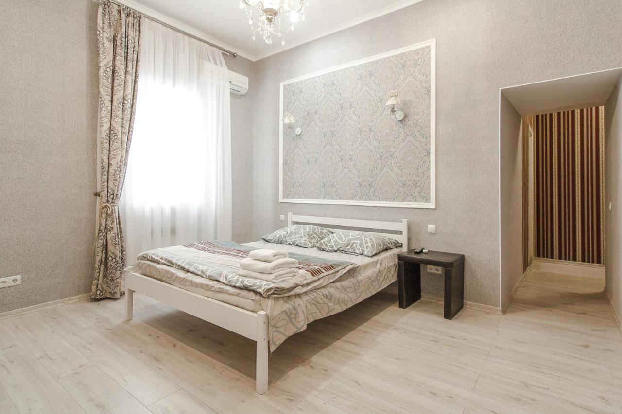 Deribas Apartments Odessa Esterno foto