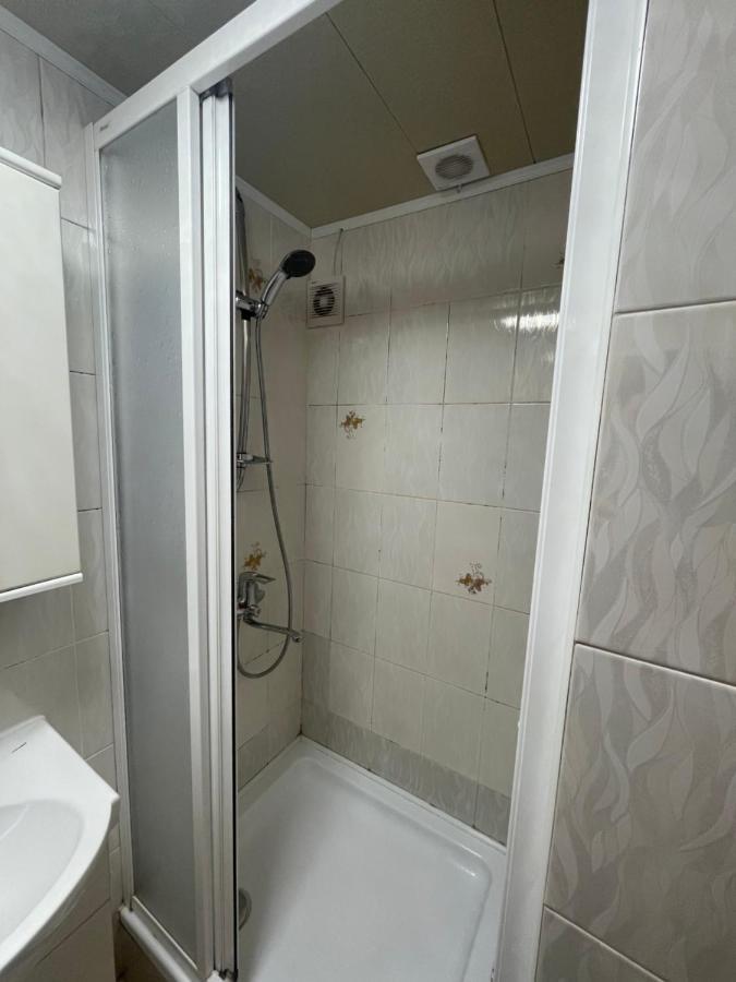 Deribas Apartments Odessa Esterno foto