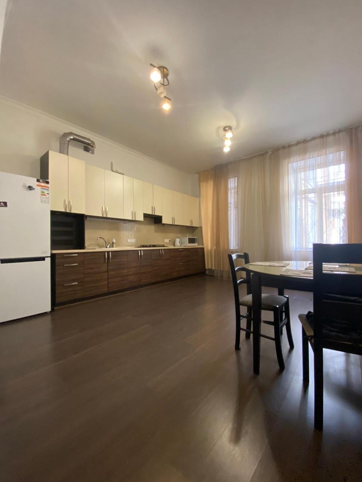 Deribas Apartments Odessa Esterno foto
